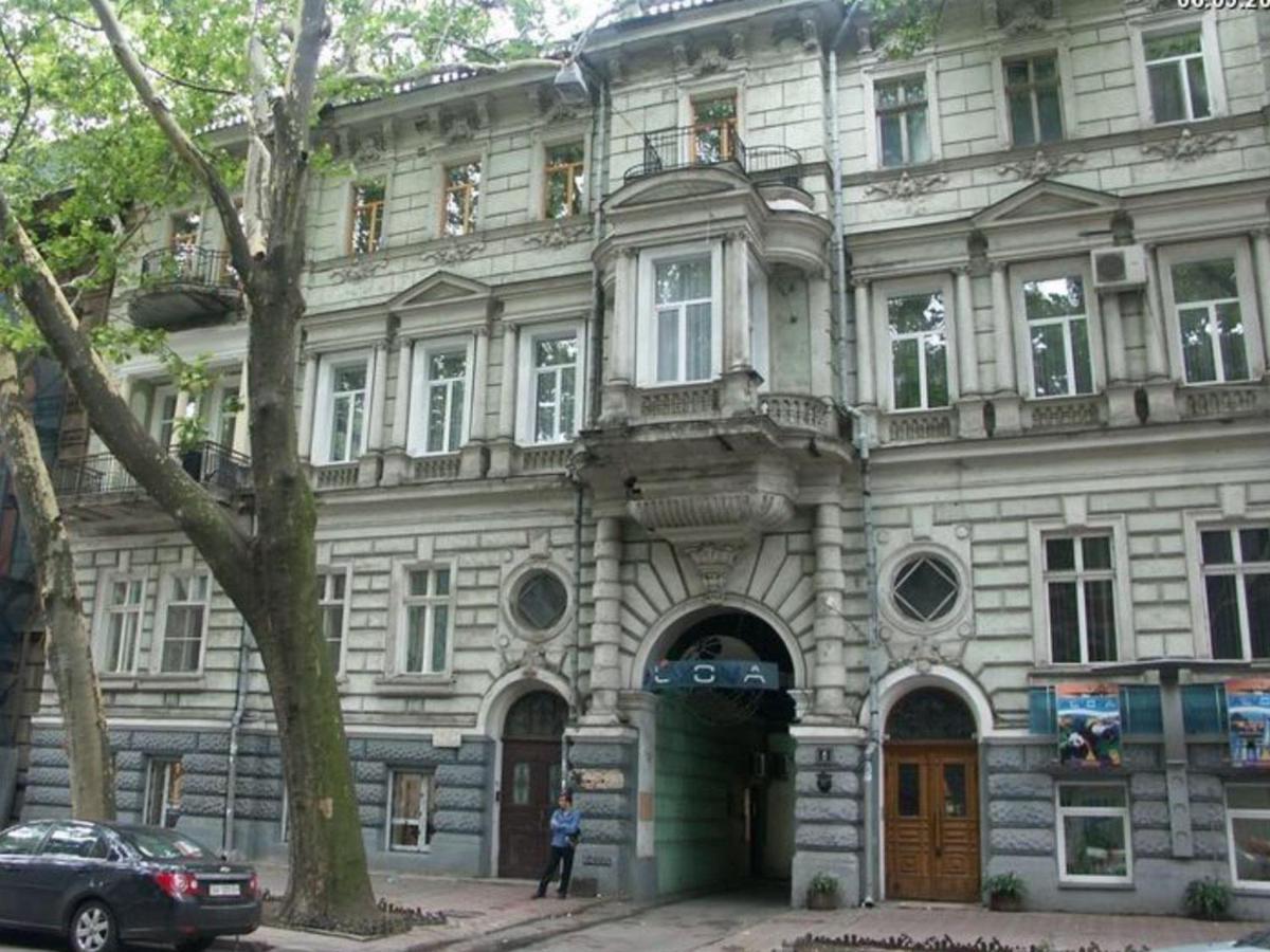 Mini-Hotel In The Very Heart Of Odessa Exterior photo